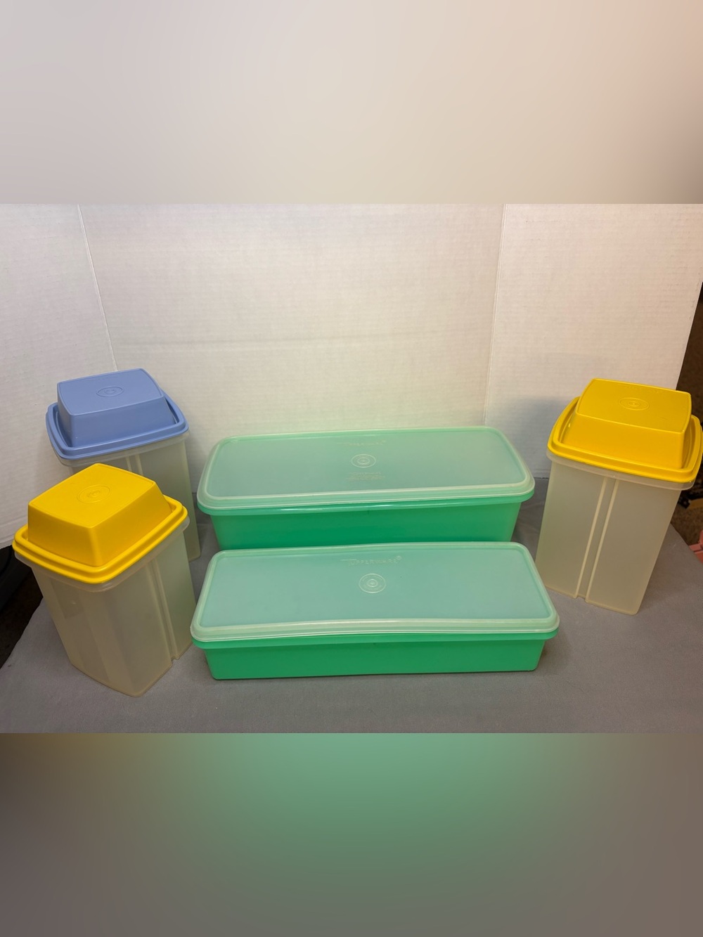 Tupperware Vintage set of 2 Celery/Lettuce Containers and set of 3 Containers